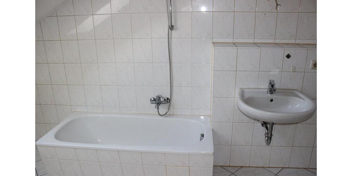 Dachgeschoßwohnung Döbeln - 2 Zimmer, 36 m&sup2;, 250&euro; | Angebot:26563583