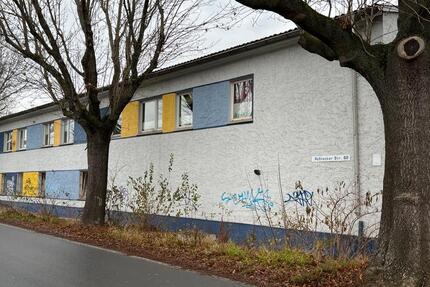 preiswerte Büro-Räume Lager-Flächen + mehrere Parkplätze zimmer