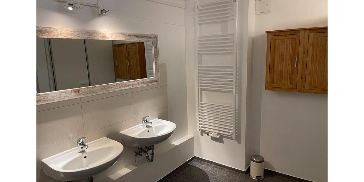 Wohnen auf Zeit Schwerin Altstadt - 4 Zimmer, 100 m&sup2;, 500&euro; | Angebot:25866743