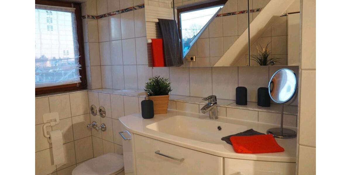 Dachgeschoßwohnung Erdmannhausen - 2.5 Zimmer, 55 m&sup2;, 1.100&euro; | Angebot:26644313