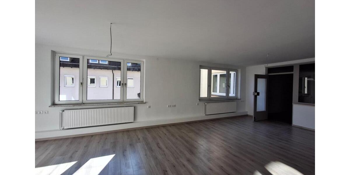 Kernsanierte Gewerbeeinheit in attraktiver Lage zimmer