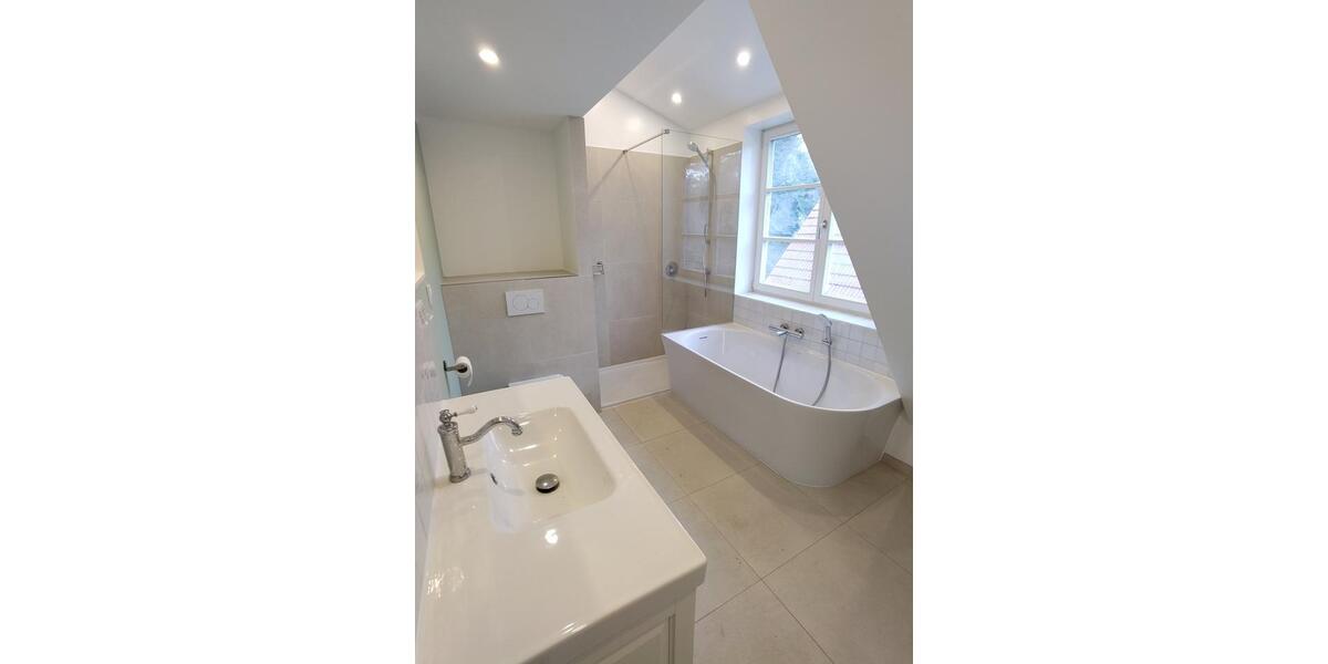 Befristet 12 Monate Teilmöbiliert - frisch saniert 5 zimmer