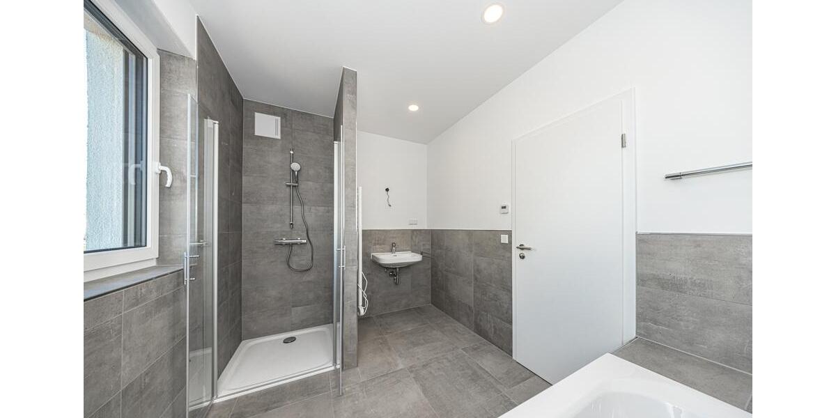 *Doppelhaushälfte in Taucha* Modern leben, minimal verbrauchen *Spitzen-Energiekonzept* (KfW 40) 5 zimmer