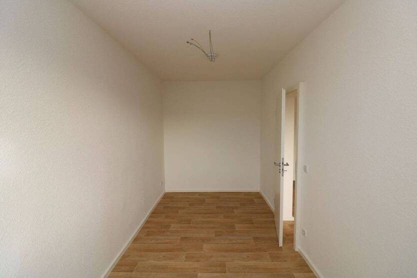 Kinderlachen willkommen...sanierte 5-Raum-FamilienWohnung mit Balkon!!!