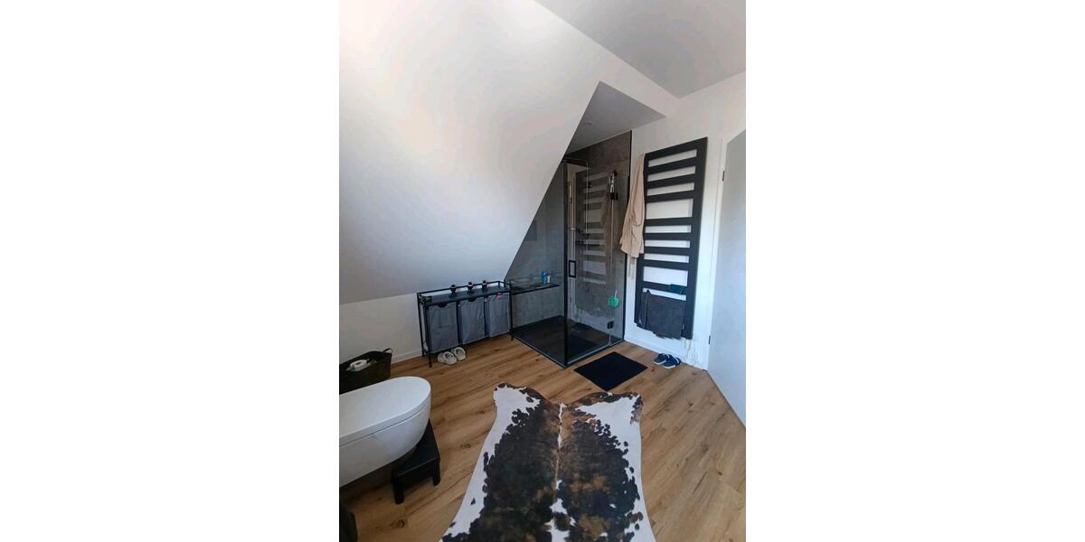 Dachgeschoßwohnung Büdelsdorf - 3 Zimmer, 70 m&sup2;, 900&euro; | Angebot:26272797