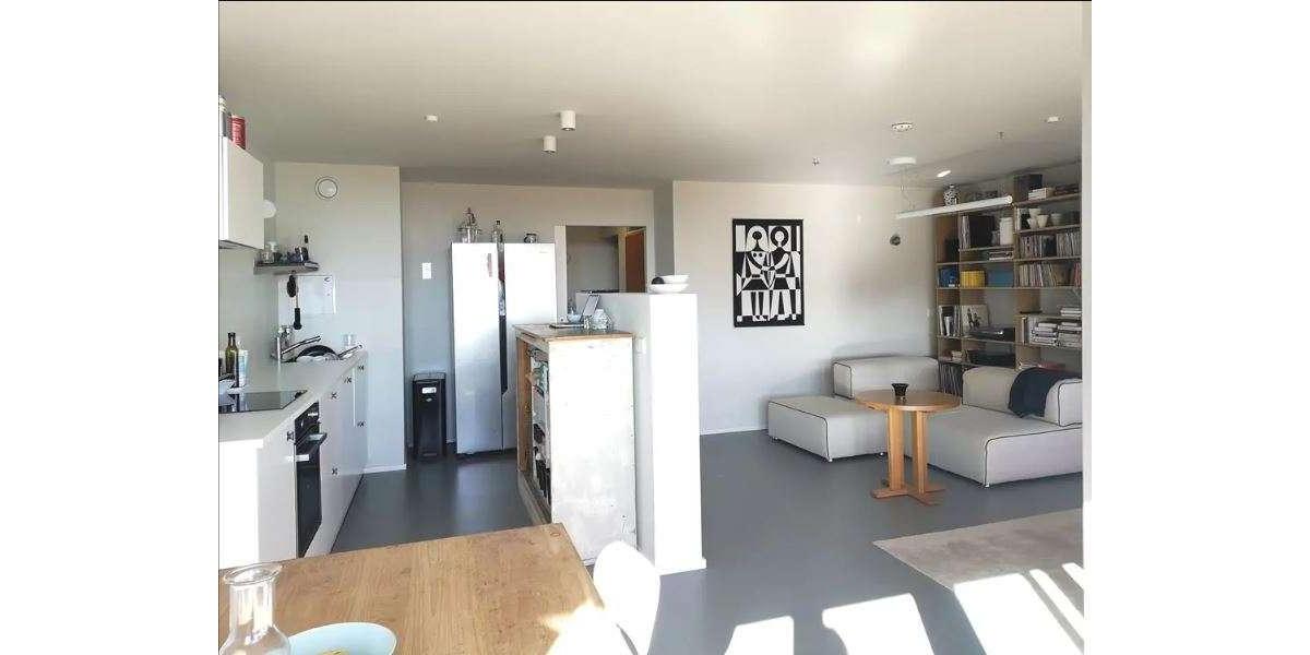 Stuttgart-Asemwald: Sanierte 4,5-Zimmer-Wohnung im 13. OG 4 zimmer