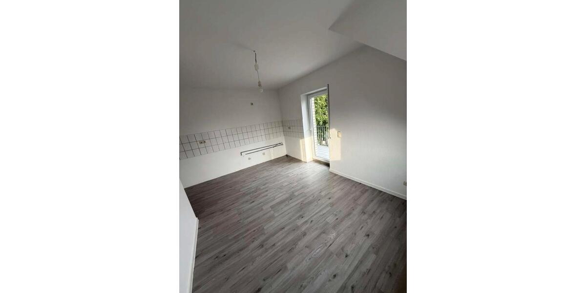 Etagenwohnung Hückelhoven - 4 Zimmer, 90 m&sup2;, 1.400&euro; | Angebot:26005022