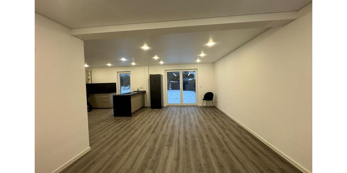 IK | Grieß – Neu sanierte, sehr schöne Wohnung mit hellen Räumen! 5 zimmer