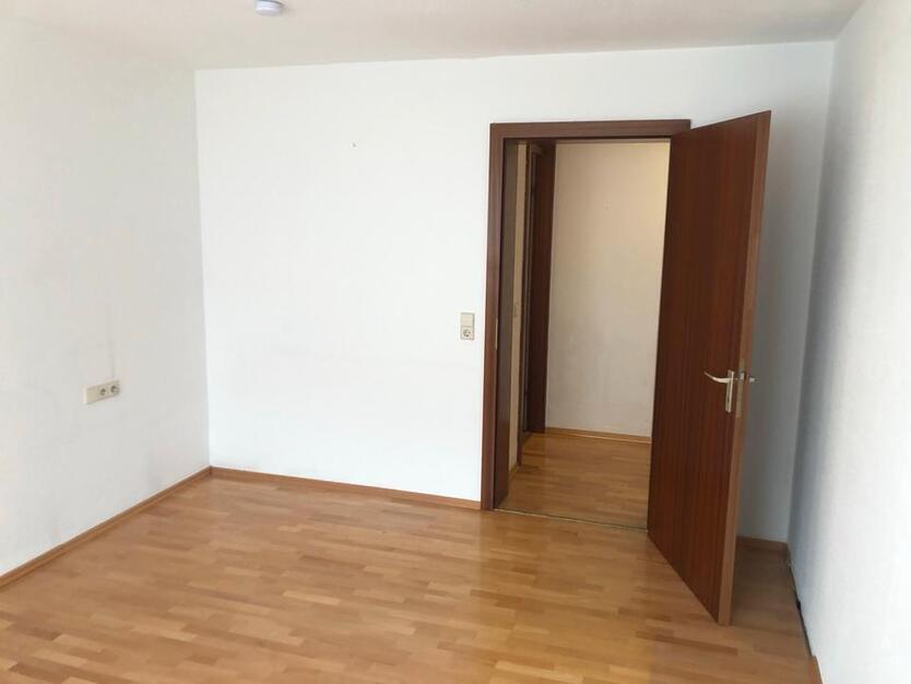 Schöne 2-Zimmer Wohnung Beautiful 2-Room Apartment