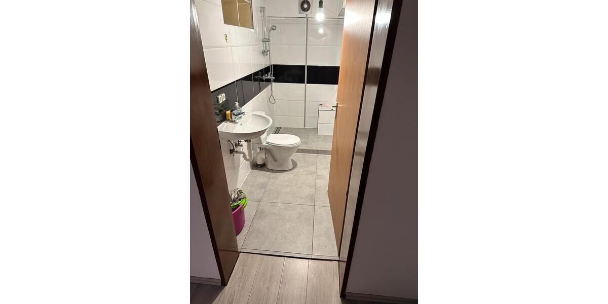 Etagenwohnung Neunkirchen Heinitz - 3 Zimmer, 60 m&sup2;, 400&euro; | Angebot:26384021