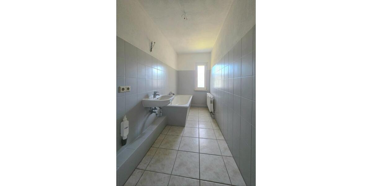 Etagenwohnung Lauta - 2 Zimmer, 47 m&sup2;, 300&euro; | Angebot:25839941