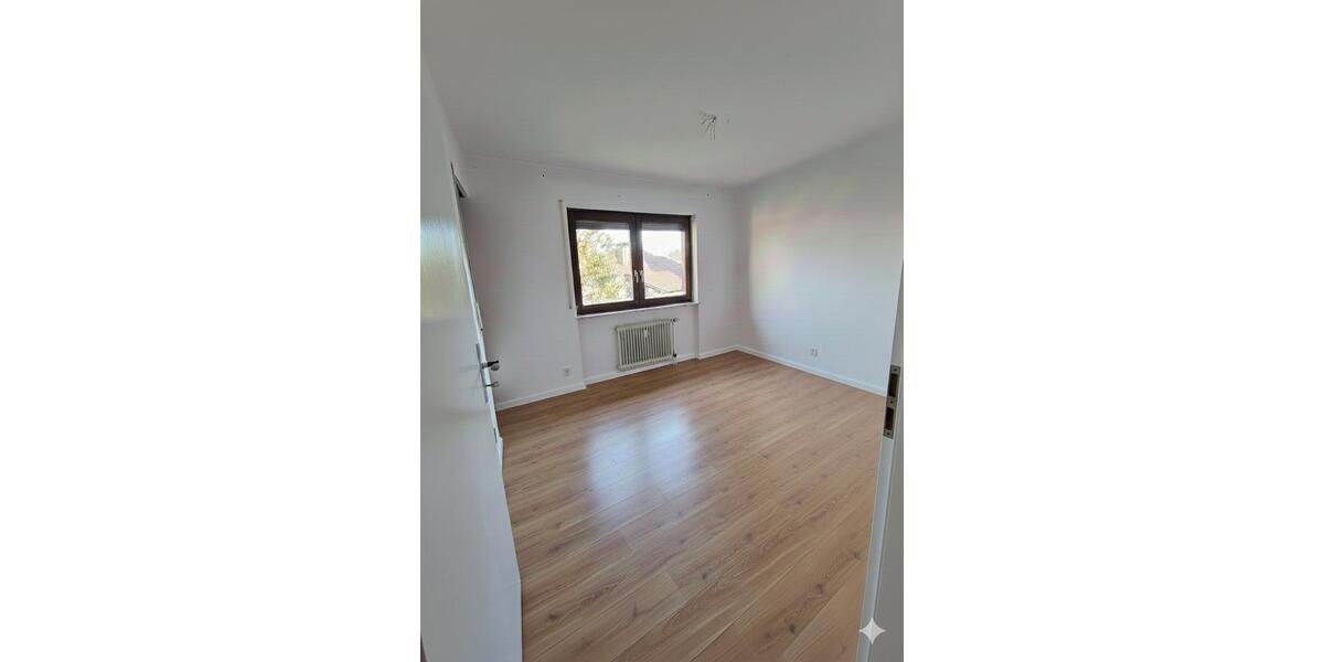 Etagenwohnung Karlsbad - 3 Zimmer, 90 m&sup2;, 990&euro; | Angebot:26702464