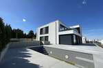 Luxus pur- Hochwertige Wohnung mit Pool, Aufzug und Einbauküche direkt am Zwenkauer See!