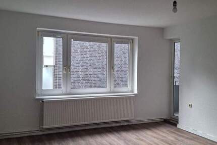 Helle 2-Zimmer-Wohnung mit Einbauküche in zentraler Lage 2 zimmer