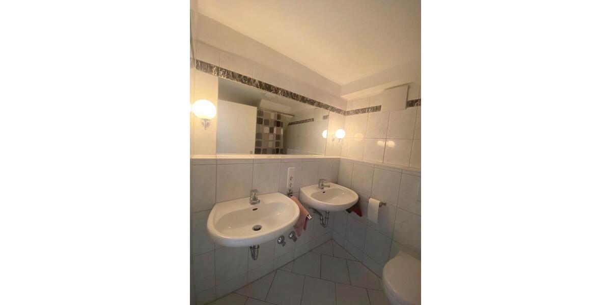 Dachgeschoßwohnung Wiesbaden - 3.5 Zimmer, 75 m&sup2;, 1.067&euro; | Angebot:26039762