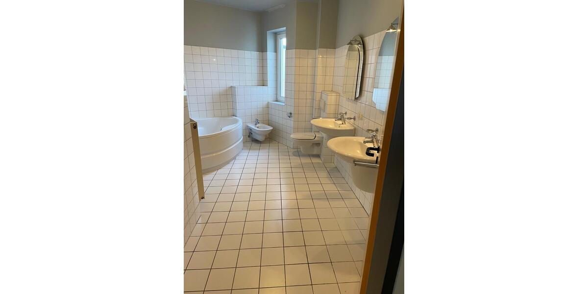 Etagenwohnung Minden - 3 Zimmer, 149 m&sup2;, 1.150&euro; | Angebot:26676314