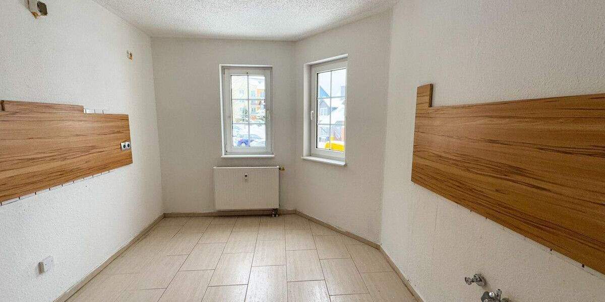 4-Raum-Wohnung mit großem Balkon in Bernsbach zu vermieten 4 zimmer