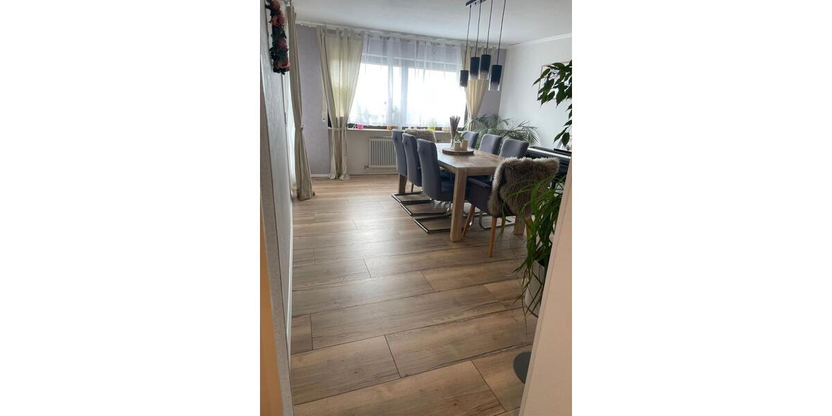 Etagenwohnung Osterburken - 5 Zimmer, 160 m&sup2;, 1.300&euro; | Angebot:26089148