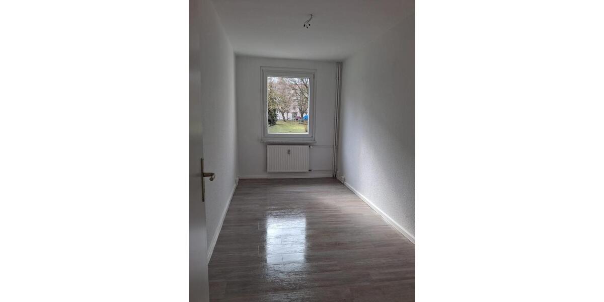 Erdgeschoßwohnung Querfurt - 3 Zimmer, 59 m&sup2;, 350&euro; | Angebot:25922723