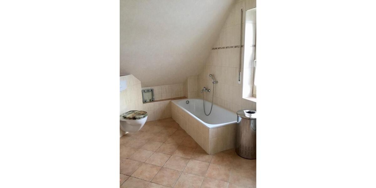 Ab 01.04.~3 Zimmer 110 qm + 30 qm Dachboden~Einbauküche~Balkon 3 zimmer