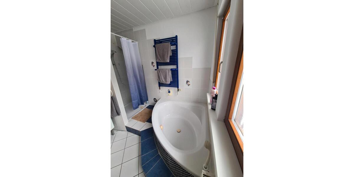 Dachgeschoßwohnung Felsberg - 2 Zimmer, 70 m&sup2;, 1.000&euro; | Angebot:24788514