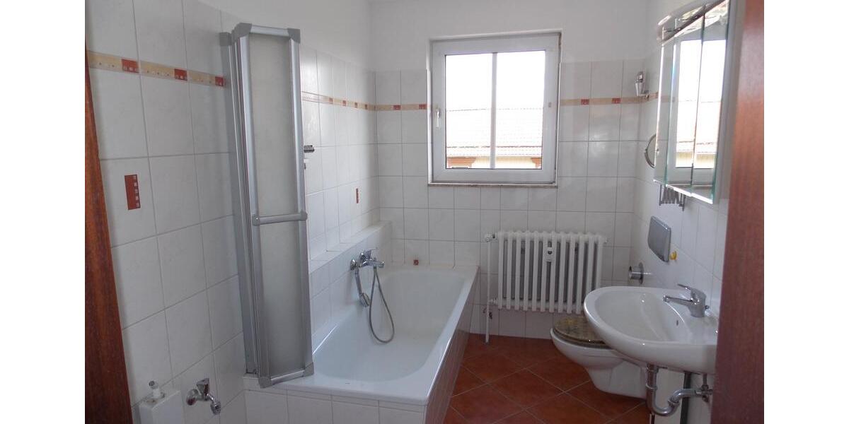 Dachgeschoßwohnung Blankenburg (Harz) - 3 Zimmer, 64 m&sup2;, 495&euro; | Angebot:26670654