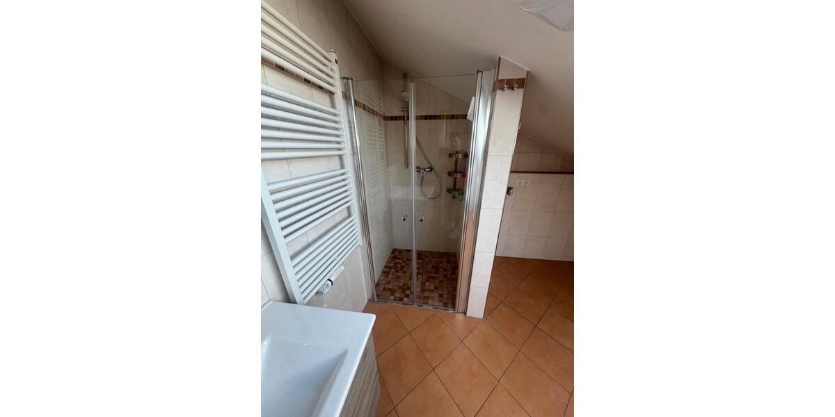 Dachgeschoßwohnung Deggendorf - 2.5 Zimmer, 72 m&sup2;, 790&euro; | Angebot:26603779