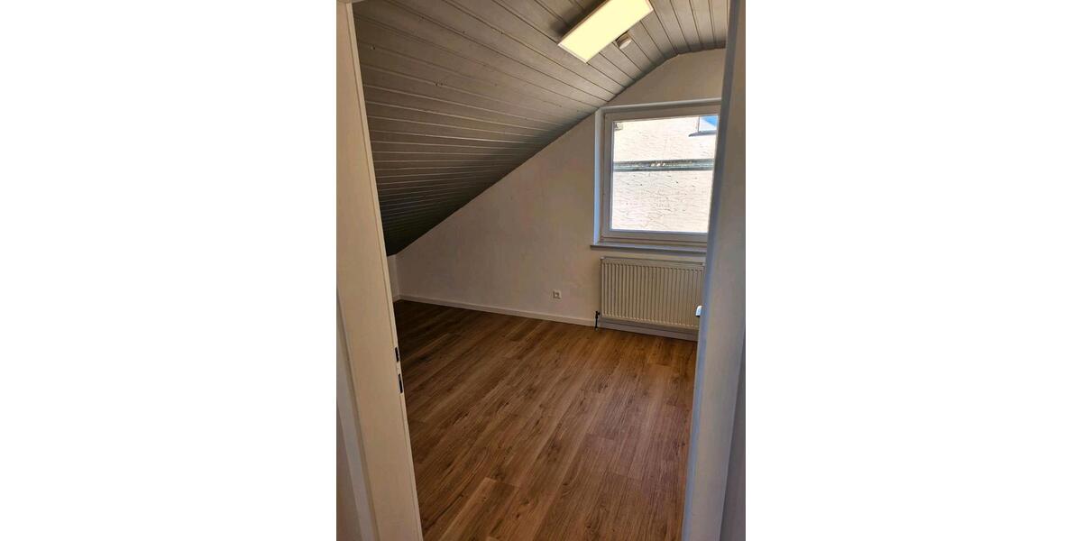 Dachgeschoßwohnung Bühlerzell - 4 Zimmer, 100 m&sup2;, 1.100&euro; | Angebot:24308414