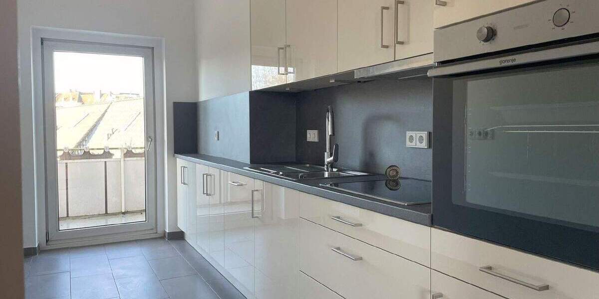 Etagenwohnung Kiel Blücherplatz - 4 Zimmer, 99 m&sup2;, 1.783&euro; | Angebot:25726585