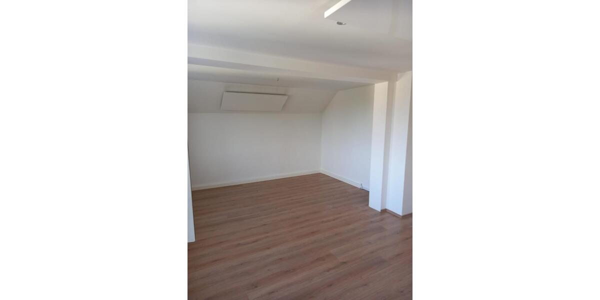 Dachgeschoßwohnung Colditz - 3 Zimmer, 105 m&sup2;, 700&euro; | Angebot:26445173