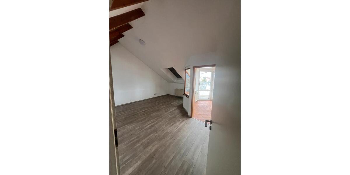 Dachgeschoßwohnung Völklingen - 3 Zimmer, 110 m&sup2;, 950&euro; | Angebot:25589315