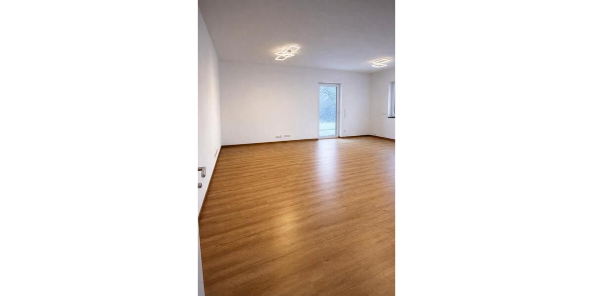 Erdgeschoßwohnung Tittling - 3 Zimmer, 92 m&sup2;, 890&euro; | Angebot:24830365