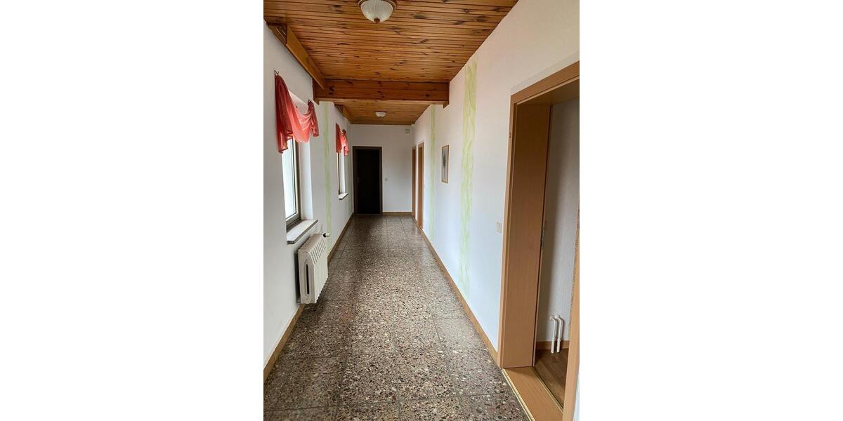 Wohnen auf Zeit Jüterbog - 10 Zimmer, 20 m&sup2;, 15&euro; | Angebot:25330090