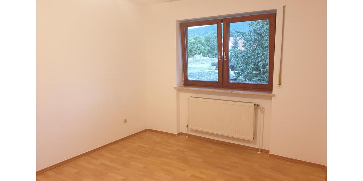 Etagenwohnung Waldmünchen - 4 Zimmer, 86 m&sup2;, 685&euro; | Angebot:25811075