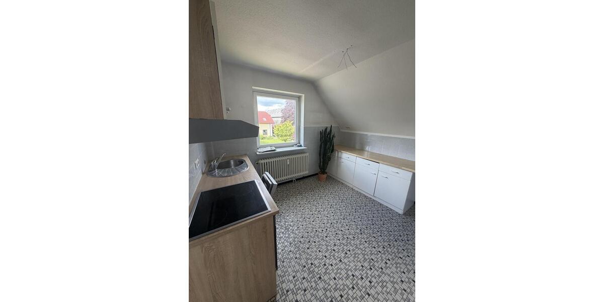 Dachgeschoßwohnung Henstedt-Ulzburg Ulzburg - 4 Zimmer, 60 m&sup2;, 550&euro; | Angebot:26638450