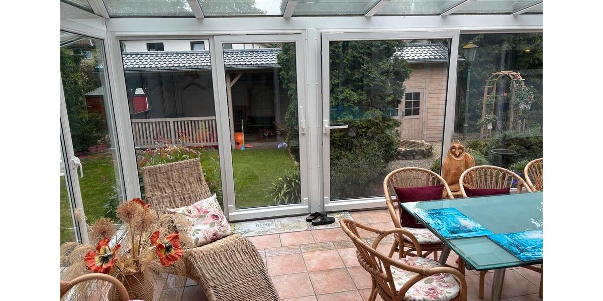 Haushälfte, 130m² mit Kamin Wintergarten Carport über 2 Etagen 3.5 zimmer