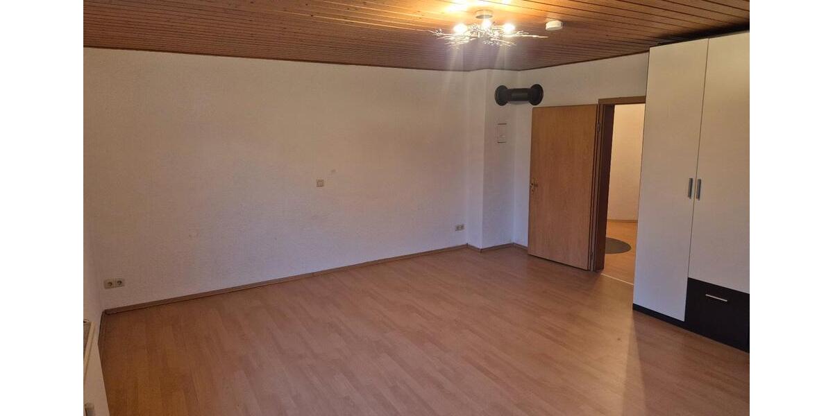 Etagenwohnung Helmbrechts - 2 Zimmer, 77 m&sup2;, 430&euro; | Angebot:26561803