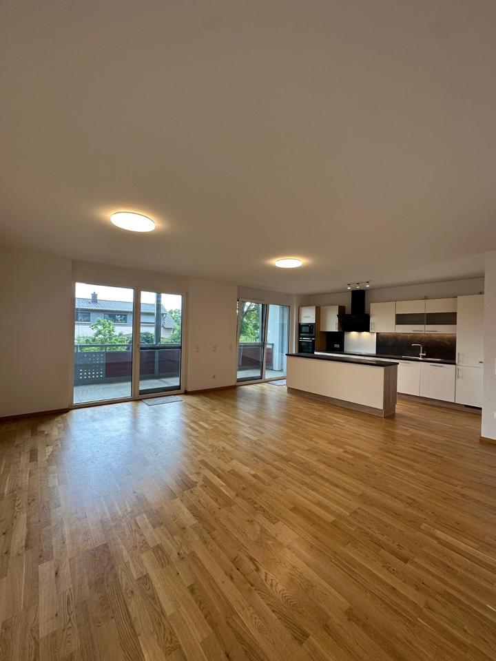 Moderne 4,5-Zimmer-Wohnung Süd-Balkon – barrierefrei mit Aufzug