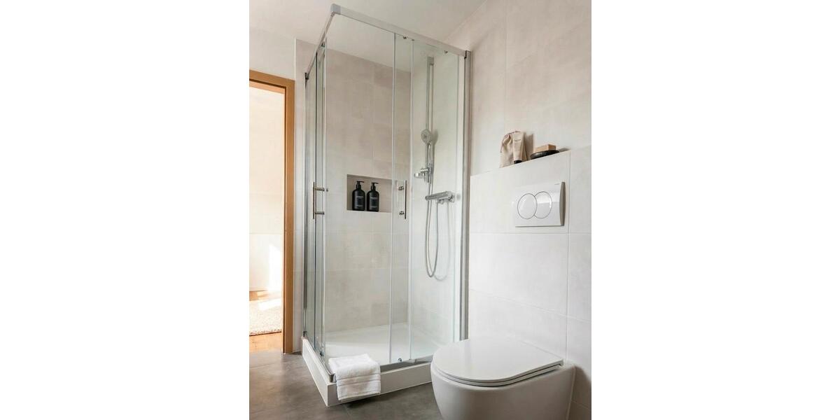 Dachgeschoßwohnung Zittau - 2 Zimmer, 47 m&sup2;, 300&euro; | Angebot:25767078