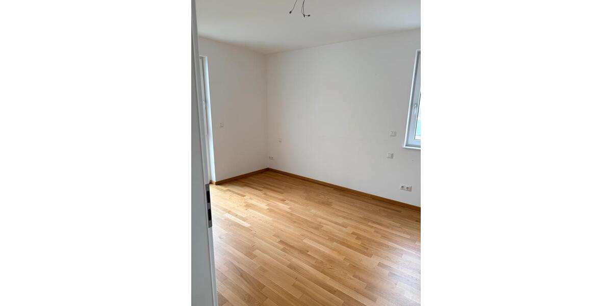 Erdgeschoßwohnung Coburg - 2 Zimmer, 61 m&sup2;, 1.100&euro; | Angebot:26018674