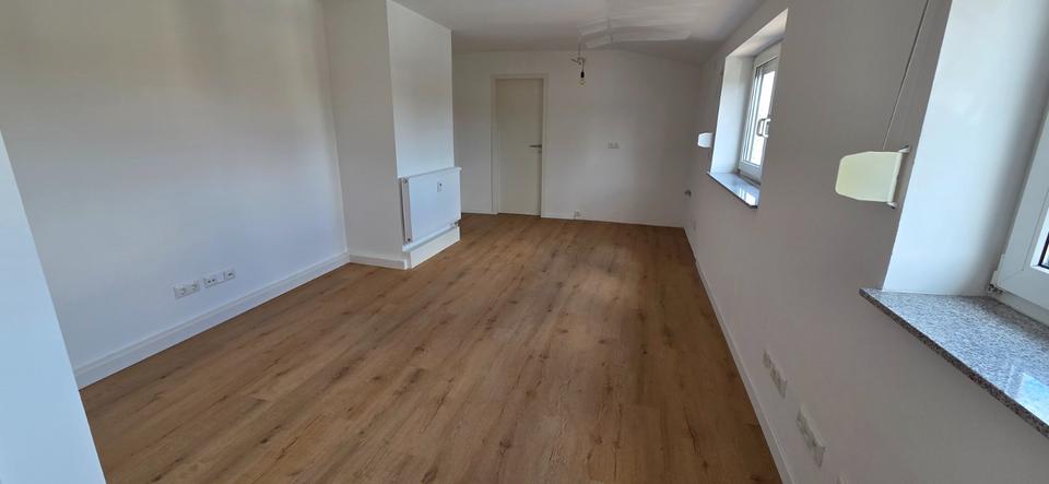 Dachgeschoßwohnung Erlangen Bruck - 2 Zimmer, 37 m&sup2;, 700&euro; | Angebot:25935700