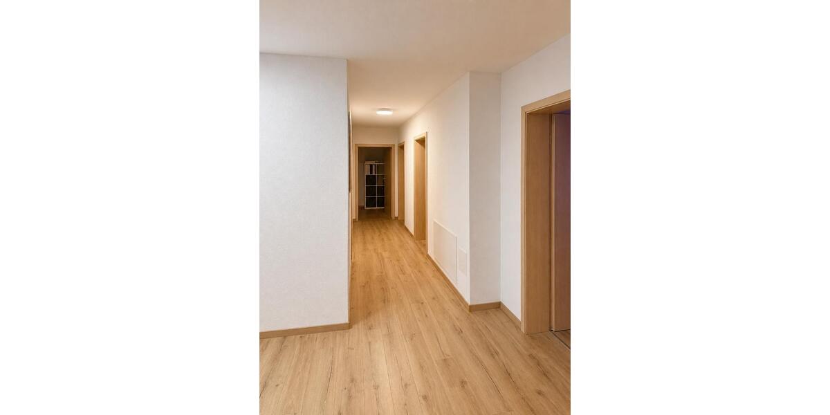 Etagenwohnung Wallhausen - 4 Zimmer, 132 m&sup2;, 985&euro; | Angebot:26372733