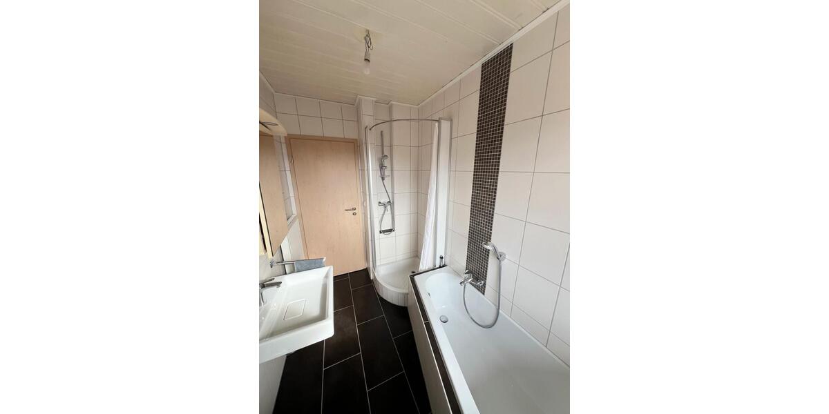 Etagenwohnung Schwandorf - 4 Zimmer, 100 m&sup2;, 920&euro; | Angebot:24867403
