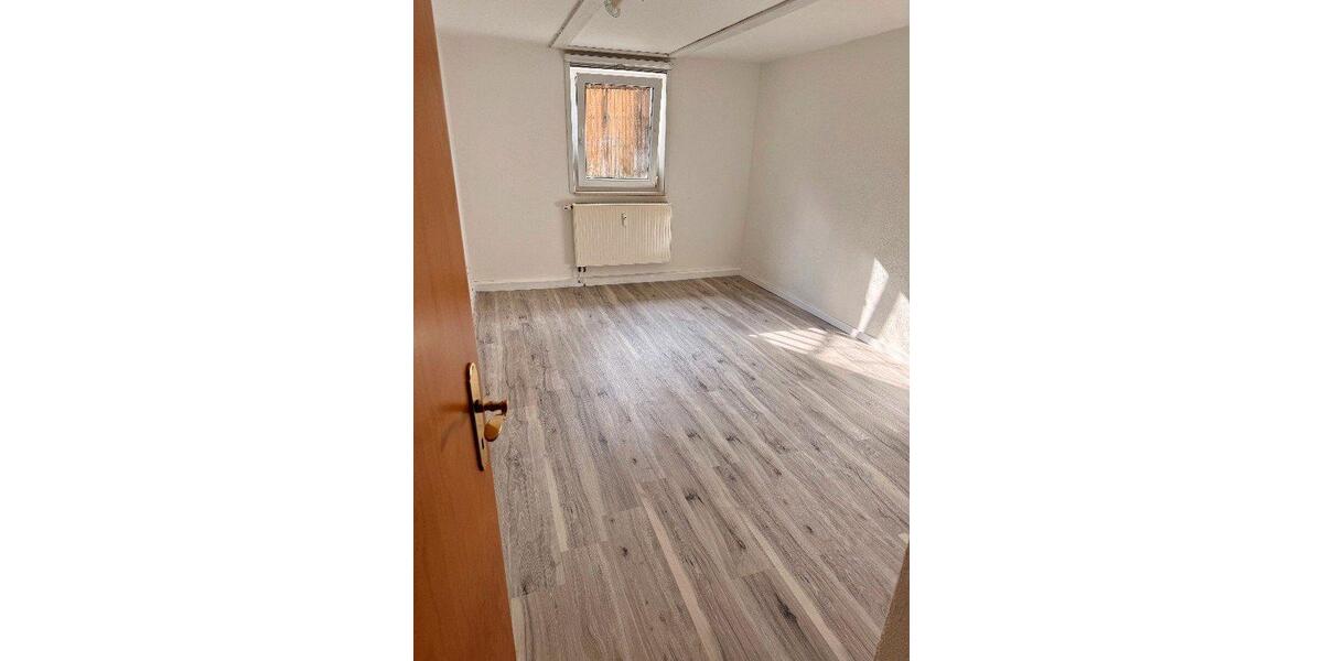 Erdgeschoßwohnung Gunzenhausen - 3.5 Zimmer, 123 m&sup2;, 860&euro; | Angebot:26432492