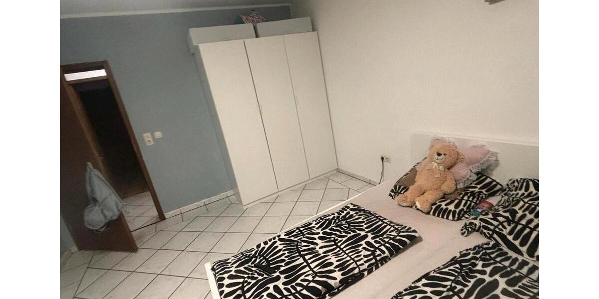 Etagenwohnung Lohfelden - 3 Zimmer, 77 m&sup2;, 400&euro; | Angebot:24744336