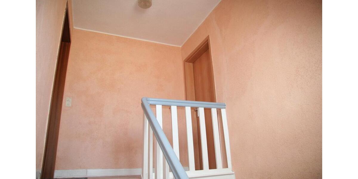 Dachgeschoßwohnung Duisburg Rheinhausen - 2 Zimmer, 32 m&sup2;, 345&euro; | Angebot:26528604