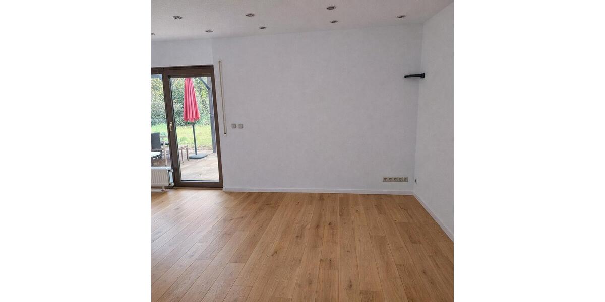 Etagenwohnung Taunusstein - 5 Zimmer, 165 m&sup2;, 2.000&euro; | Angebot:26136945