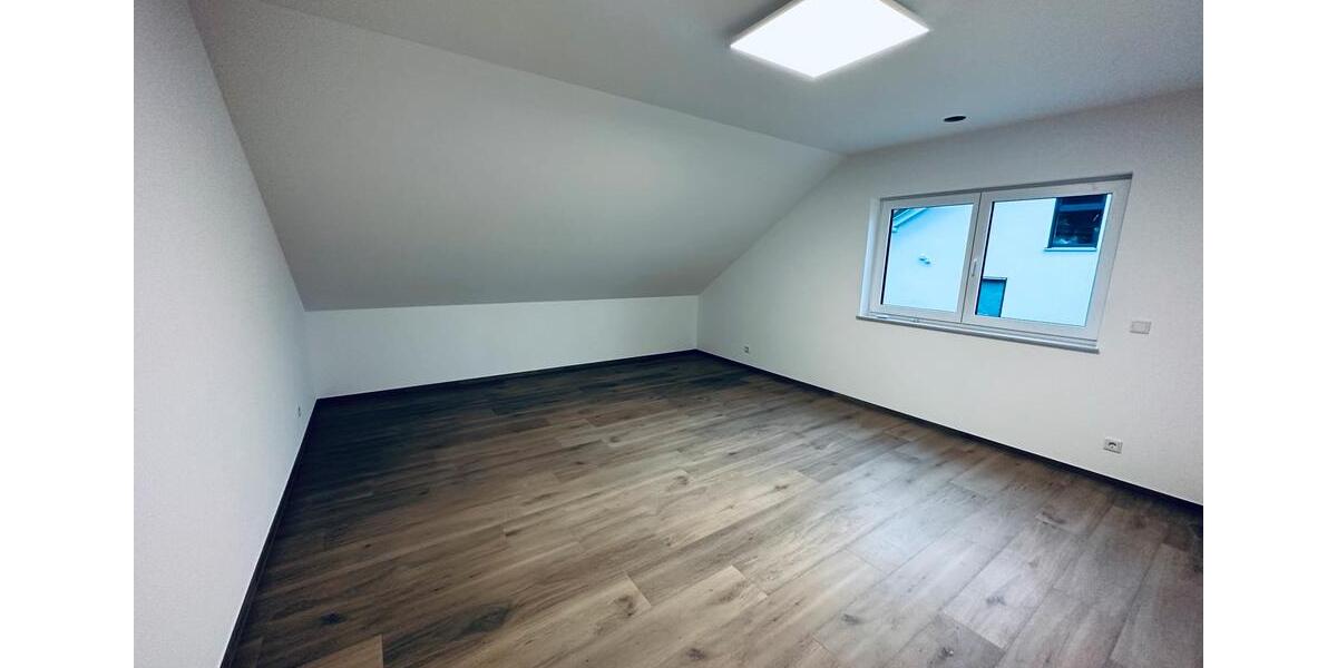 Dachgeschoßwohnung Breuberg - 4 Zimmer, 114 m&sup2;, 1.200&euro; | Angebot:24382979