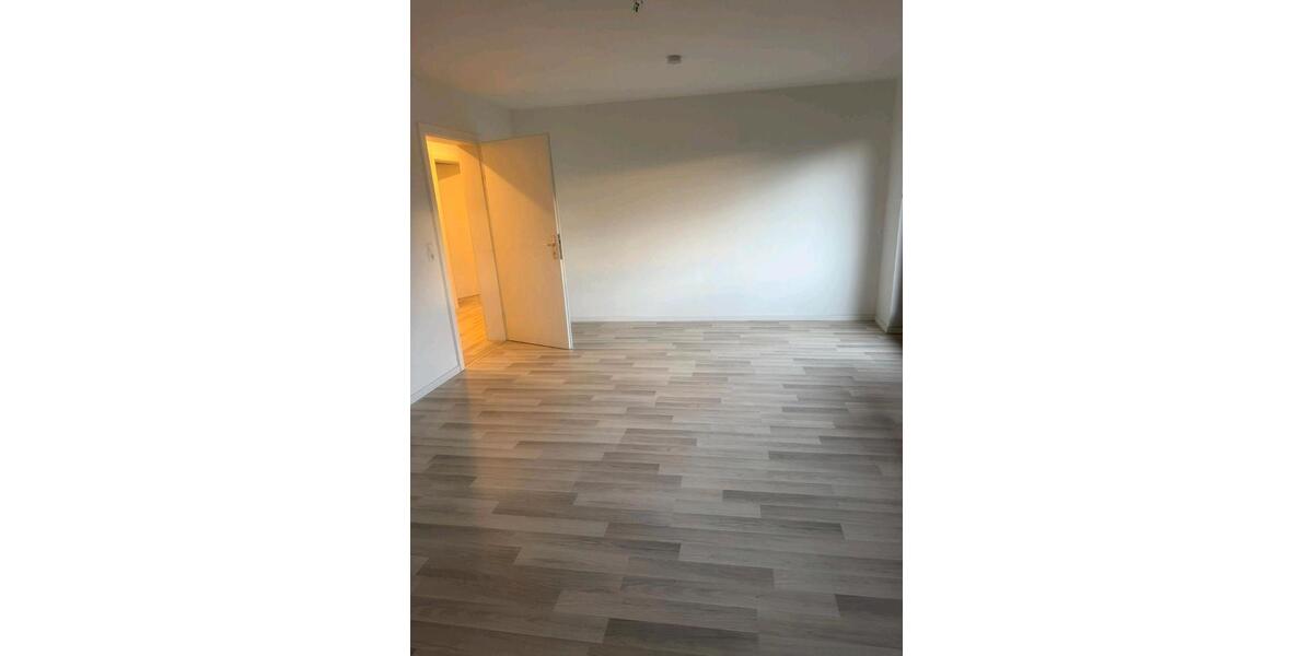 Etagenwohnung Peine Südstadt - 5 Zimmer, 100 m&sup2;, 1.250&euro; | Angebot:26268041