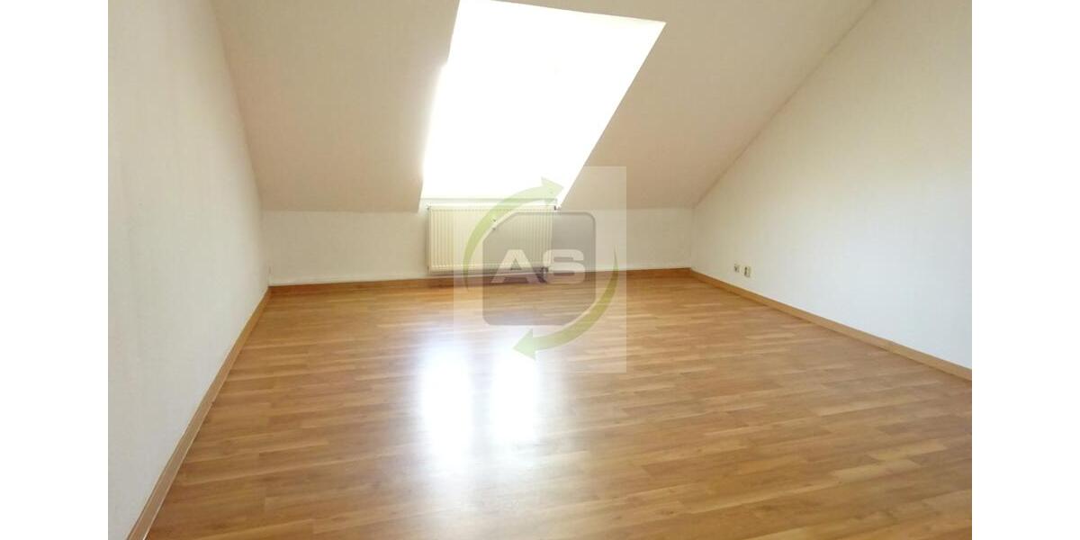 Dachgeschoßwohnung Zwickau - 2 Zimmer, 63 m&sup2;, 340&euro; | Angebot:25902812